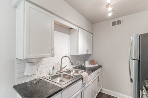 Floor plan for 1 bed, 1 bath, 620 sqft